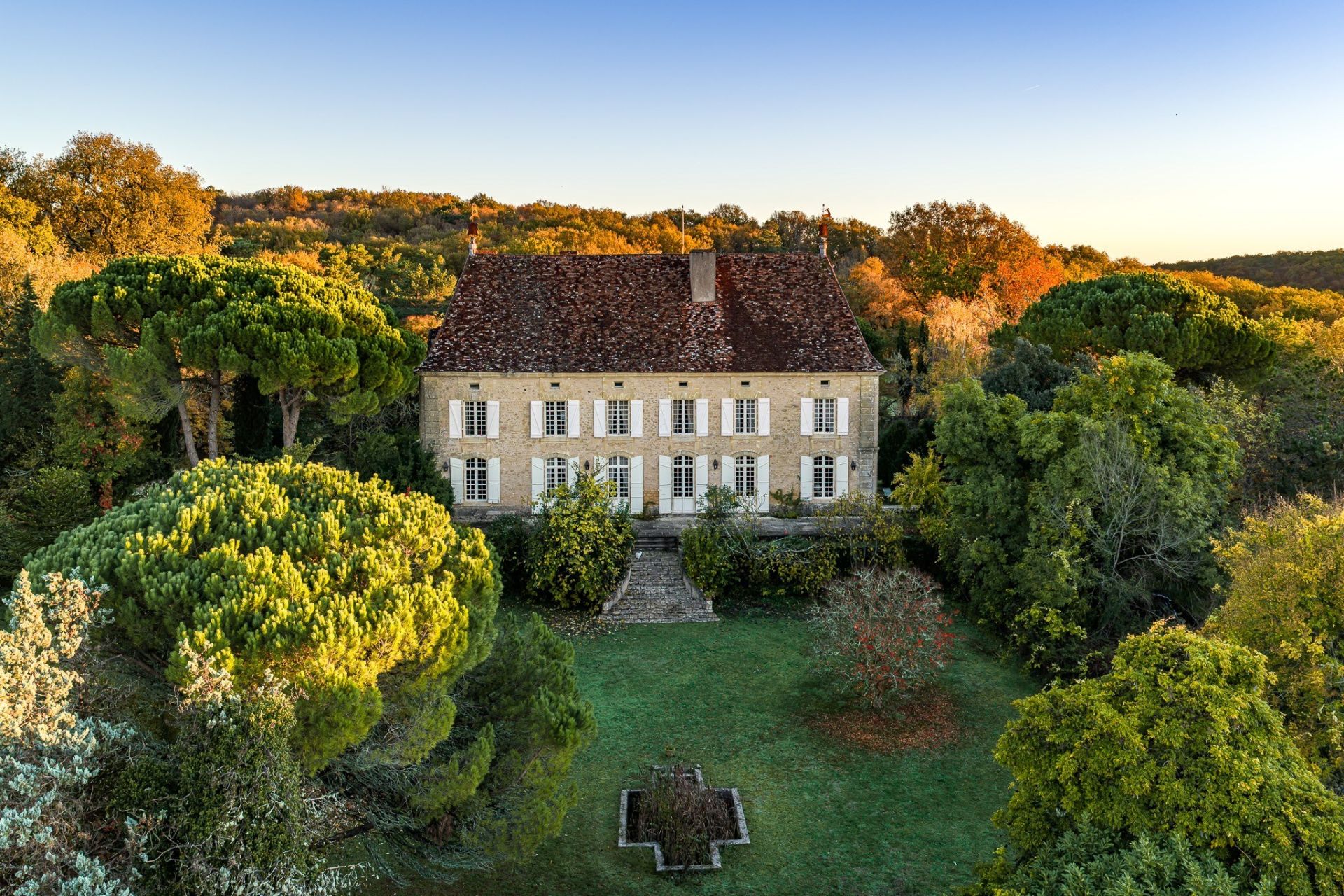 maison 15 Pièces en vente sur STE ALVERE ST LAURENT LES BATONS (24510)