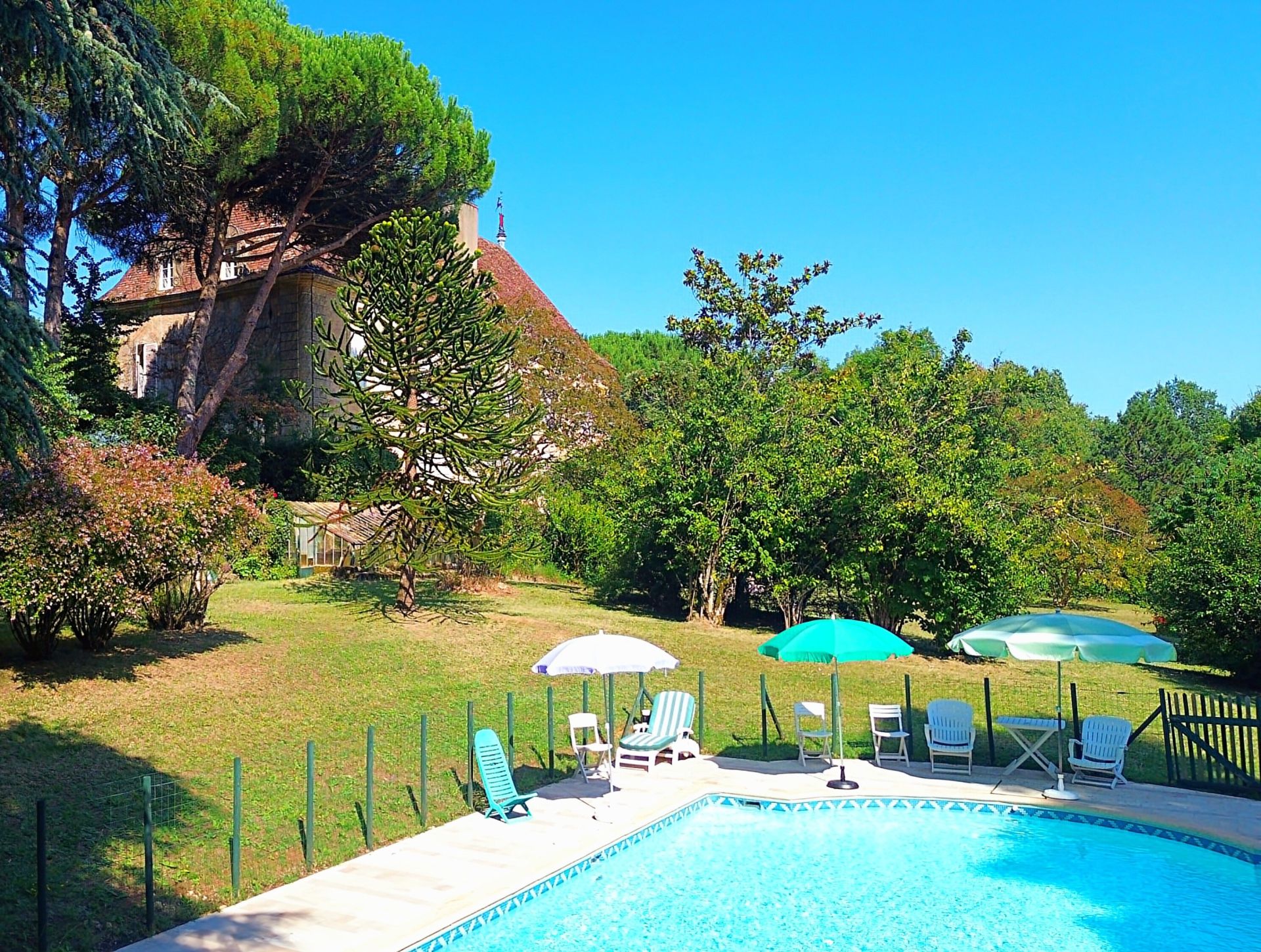 maison 15 Pièces en vente sur STE ALVERE ST LAURENT LES BATONS (24510)