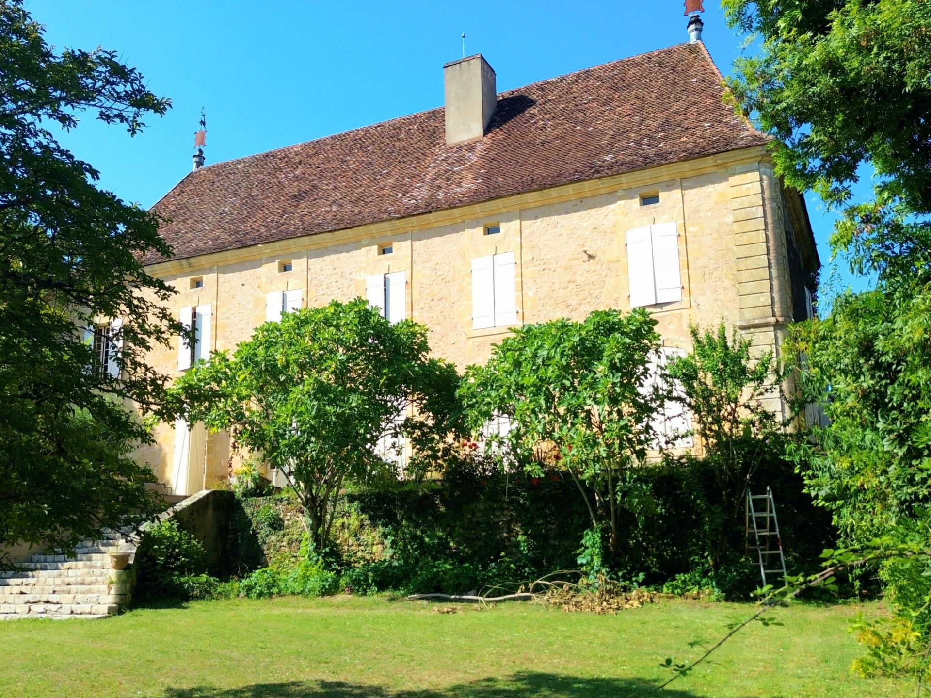 maison 15 Pièces en vente sur STE ALVERE ST LAURENT LES BATONS (24510)