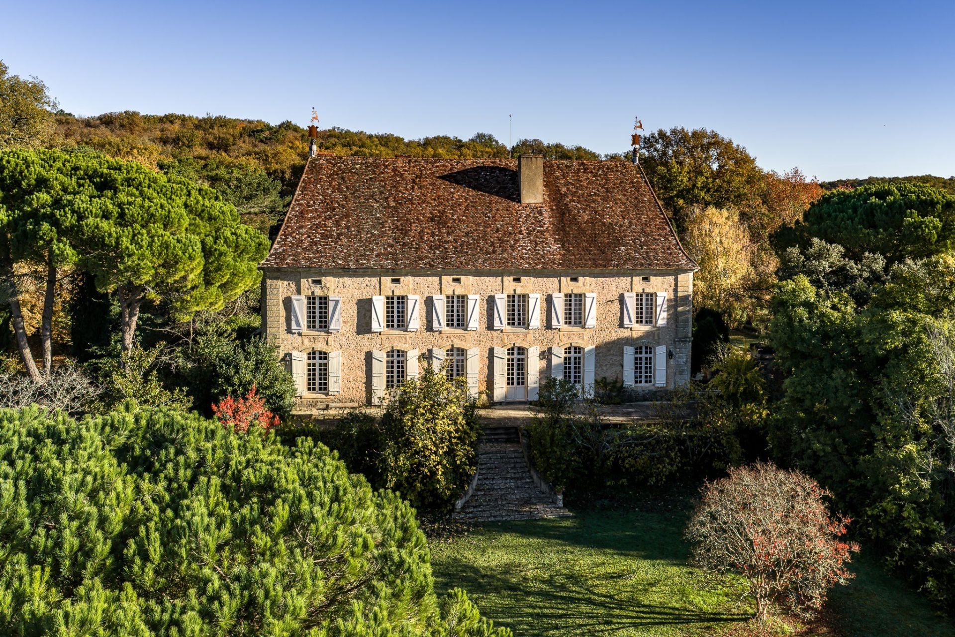 maison 15 Pièces en vente sur STE ALVERE ST LAURENT LES BATONS (24510)