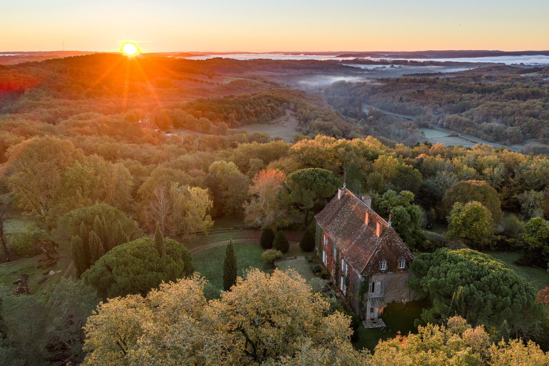 maison 15 Pièces en vente sur STE ALVERE ST LAURENT LES BATONS (24510)