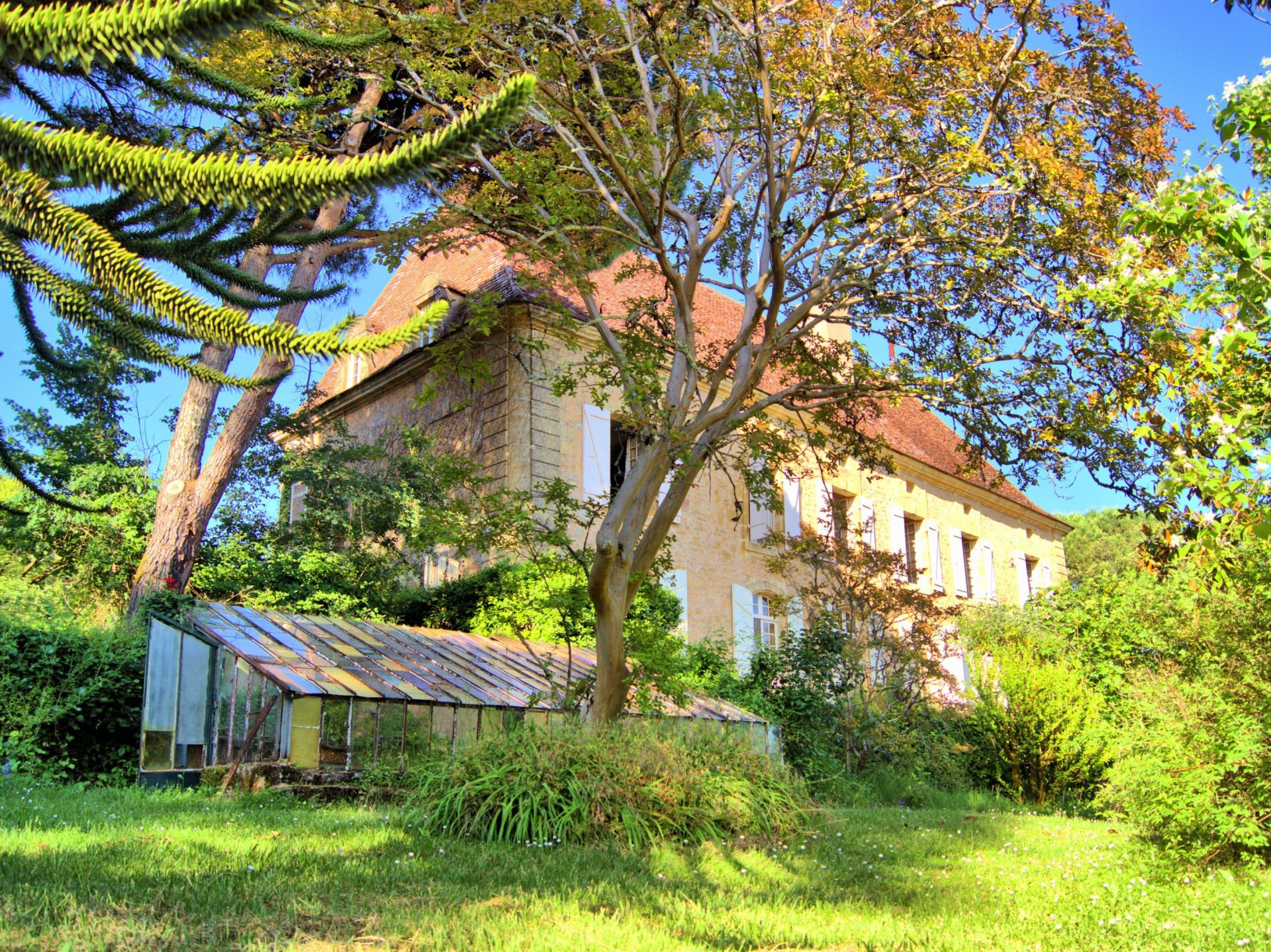 maison 15 Pièces en vente sur STE ALVERE ST LAURENT LES BATONS (24510)