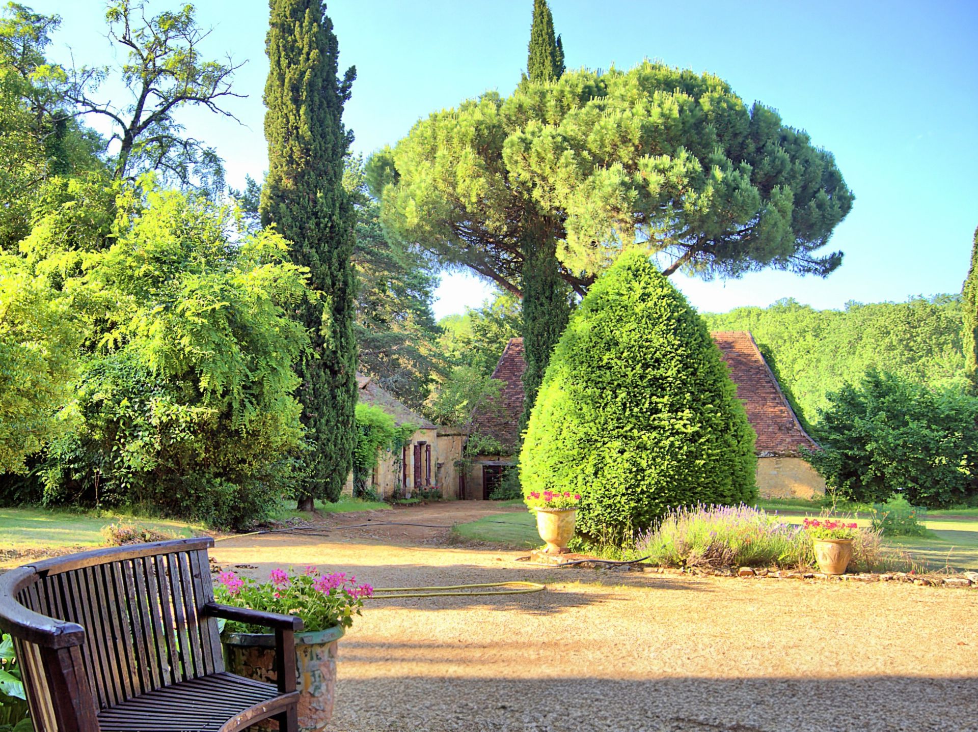 maison 15 Pièces en vente sur STE ALVERE ST LAURENT LES BATONS (24510)