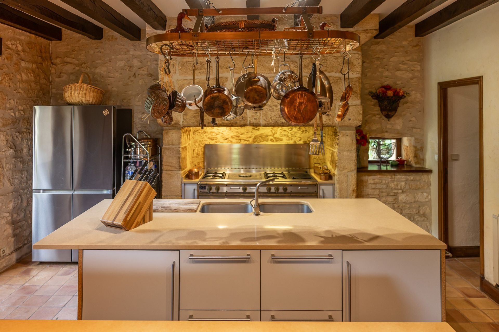 maison 12 Pièces en vente sur BEYNAC ET CAZENAC (24220)