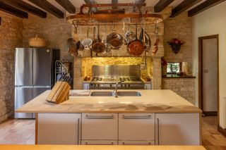 house 12 Rooms for sale on BEYNAC ET CAZENAC (24220)