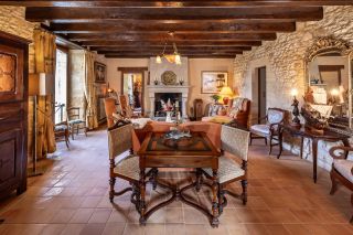 maison 12 Pièces en vente sur BEYNAC ET CAZENAC (24220)