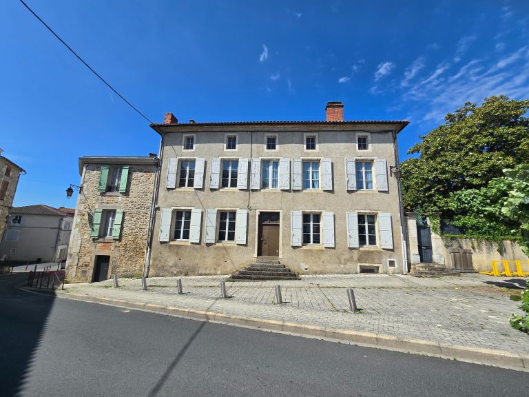 maison 10 Pièces en vente sur NONTRON (24300)
