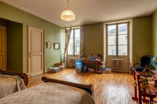 house 10 Rooms for sale on NONTRON (24300)