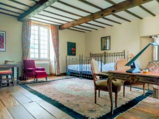 maison 13 Pièces en vente sur DOUCHAPT (24350)