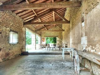 maison 13 Pièces en vente sur DOUCHAPT (24350)