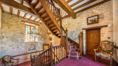 château 50 Pièces en vente sur MONTIGNAC (24290)