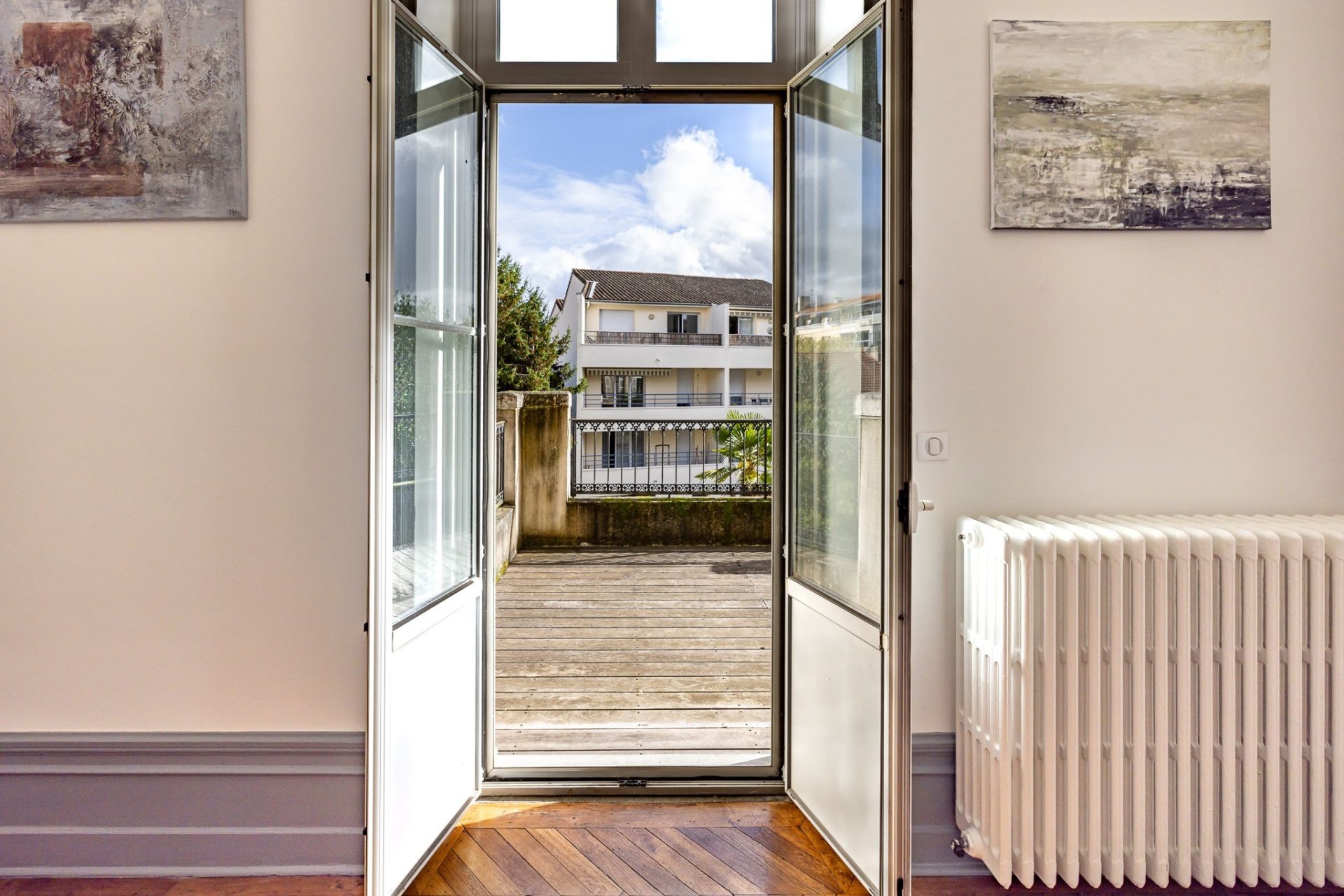 apartment 7 Rooms for sale on PERIGUEUX (24000)