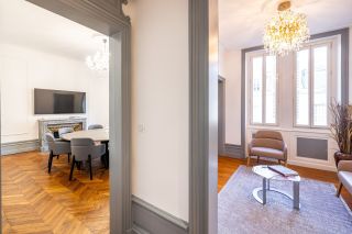 apartment 7 Rooms for sale on PERIGUEUX (24000)