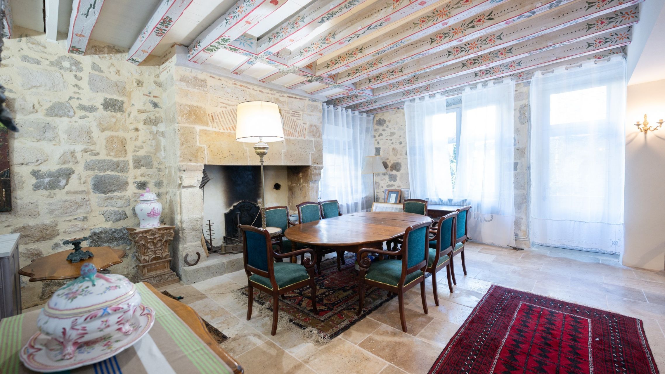mansion 10 Rooms for sale on NERAC (47600)