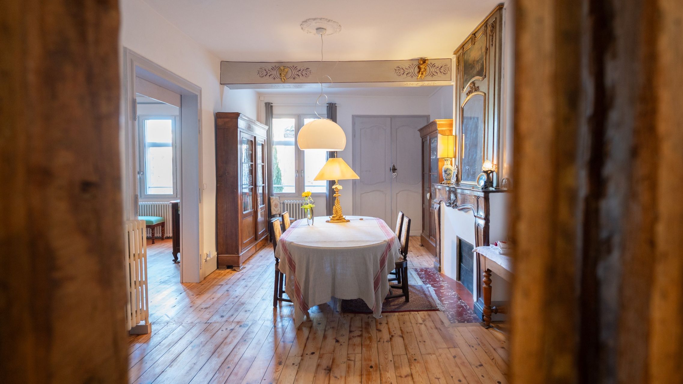 mansion 10 Rooms for sale on NERAC (47600)