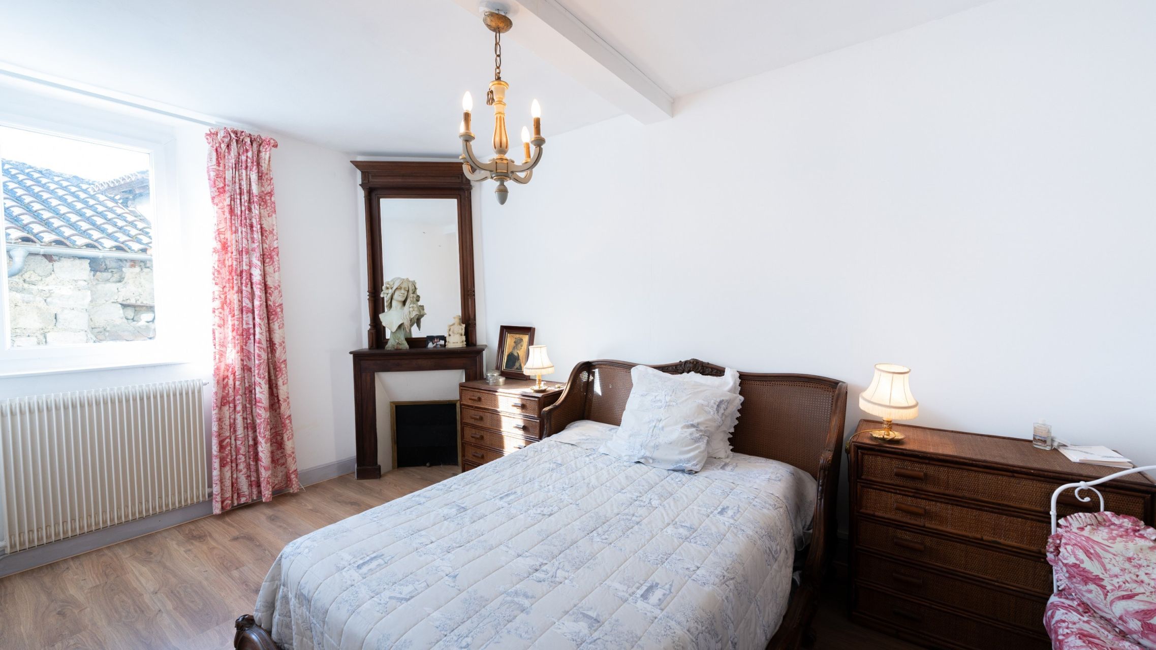 mansion 10 Rooms for sale on NERAC (47600)
