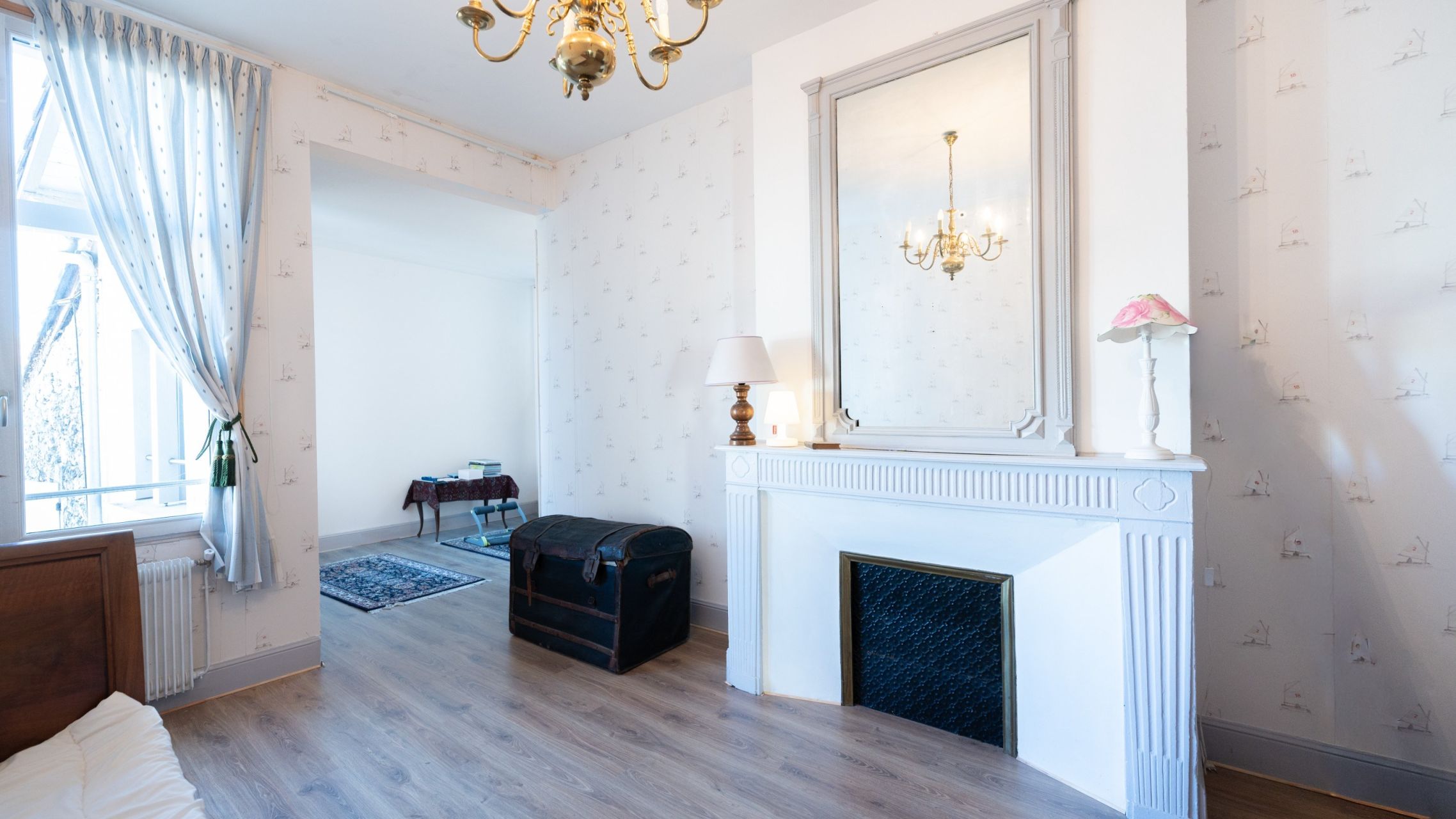 mansion 10 Rooms for sale on NERAC (47600)