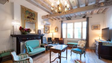 mansion 10 Rooms for sale on NERAC (47600)