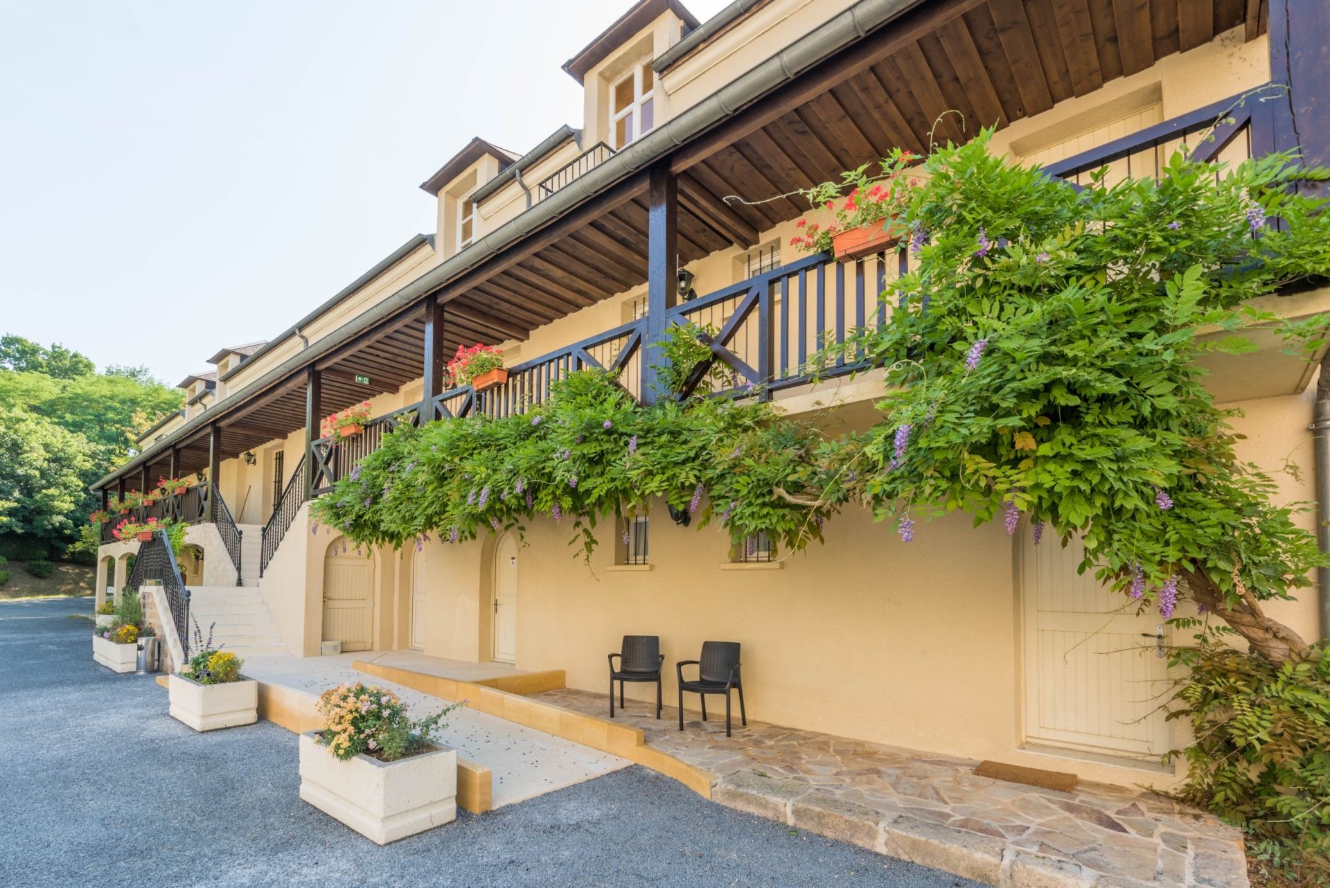 château 48 Pièces en vente sur MONTIGNAC LASCAUX (24290)