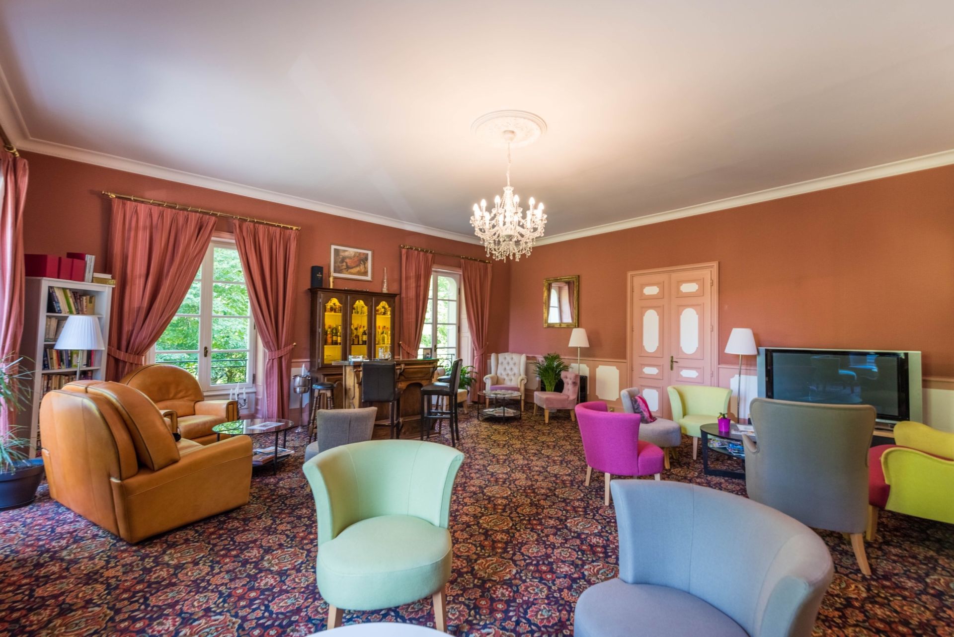 château 48 Pièces en vente sur MONTIGNAC LASCAUX (24290)