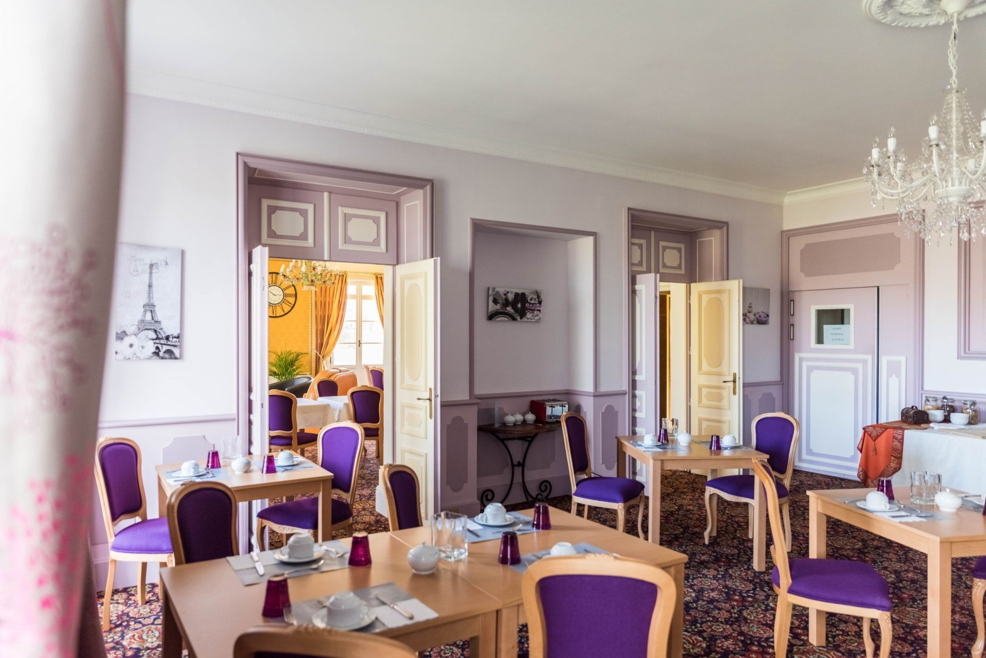 house 48 Rooms for sale on MONTIGNAC LASCAUX (24290)