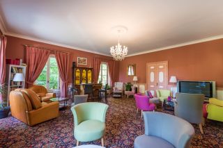 house 48 Rooms for sale on MONTIGNAC LASCAUX (24290)