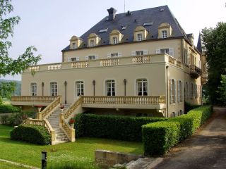 château 48 Pièces en vente sur MONTIGNAC LASCAUX (24290)
