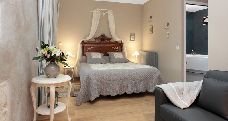 house 19 Rooms for sale on PERIGUEUX (24000)