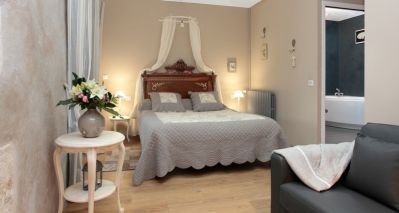 house 19 Rooms for sale on PERIGUEUX (24000)