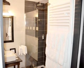 house 19 Rooms for sale on PERIGUEUX (24000)
