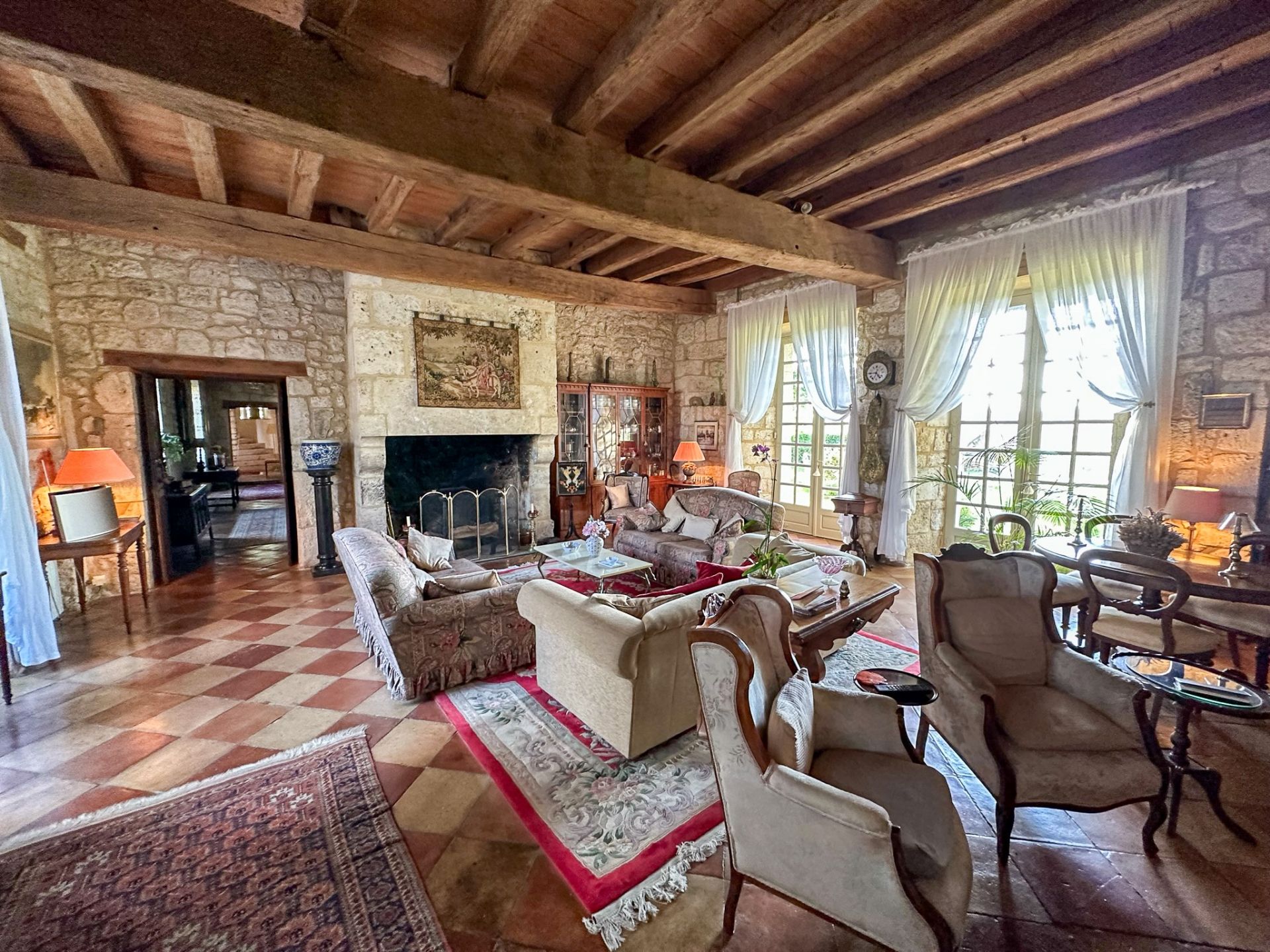maison 11 Pièces en vente sur DURAS (47120)