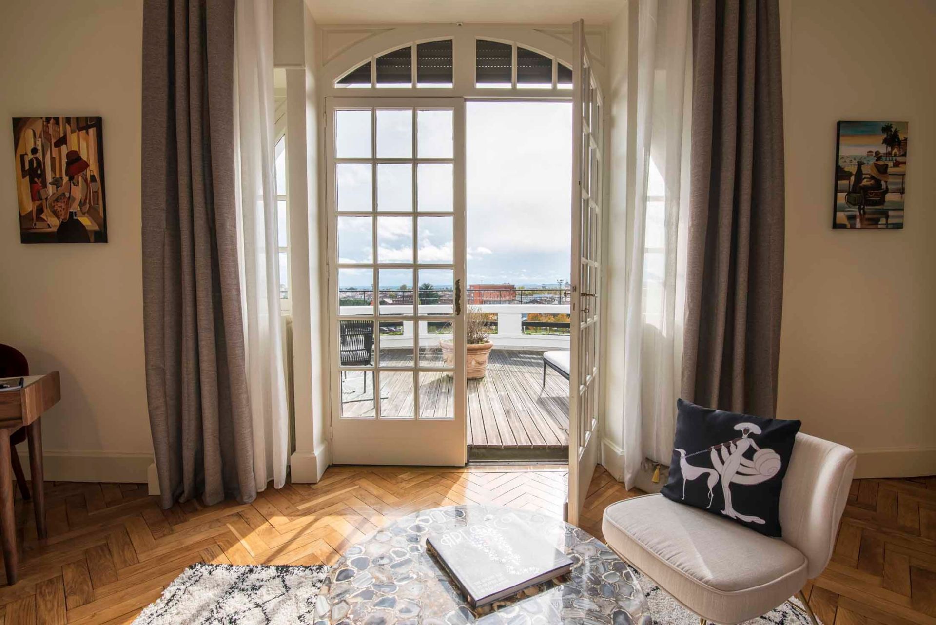 house 10 Rooms for sale on AGEN (47000)