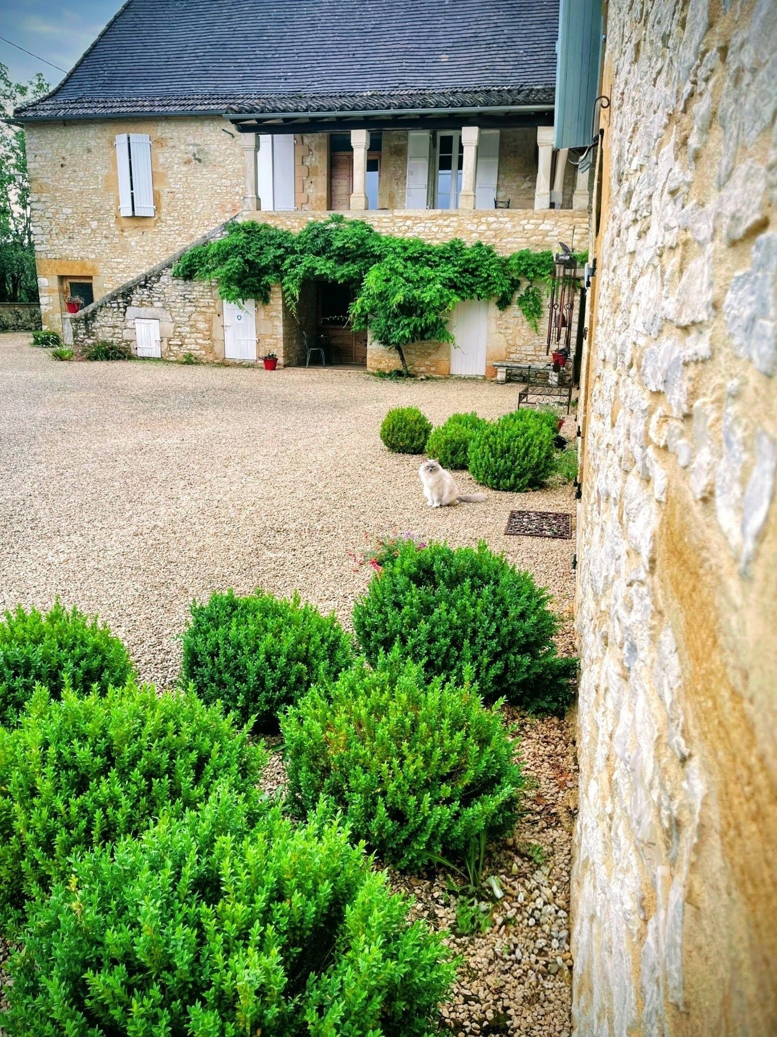 house 13 Rooms for sale on GOURDON (46300)