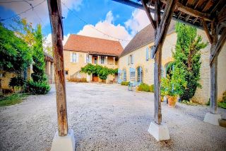 house 13 Rooms for sale on GOURDON (46300)