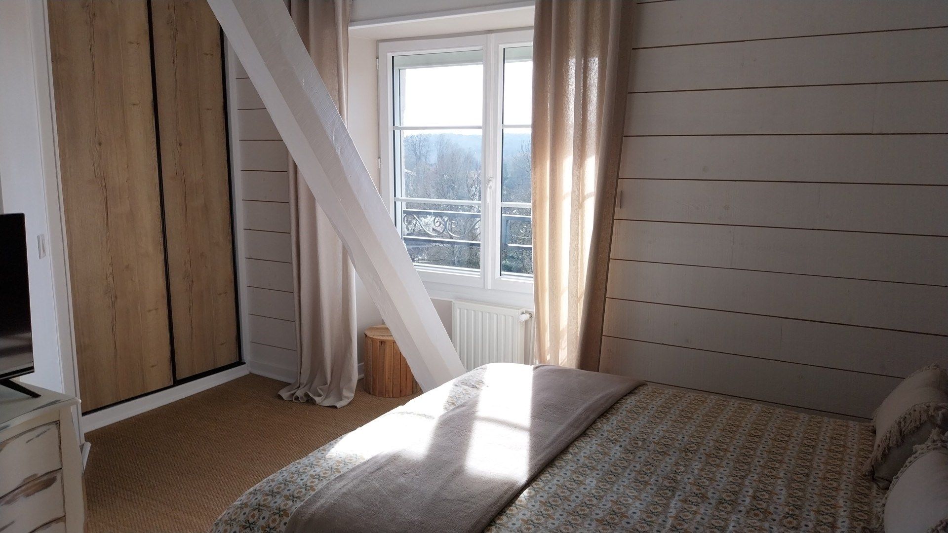 house 11 Rooms for sale on CHAMPAGNAC DE BELAIR (24530)