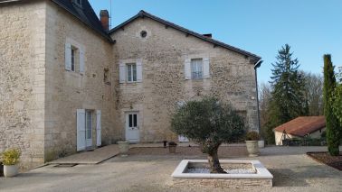 house 11 Rooms for sale on CHAMPAGNAC DE BELAIR (24530)