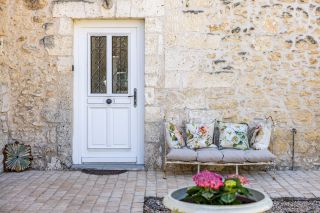 house 10 Rooms for sale on BRANTOME (24310)