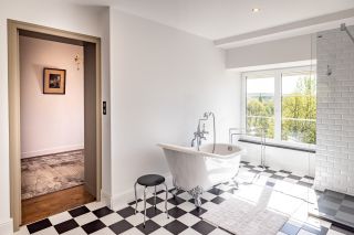 house 10 Rooms for sale on BRANTOME (24310)