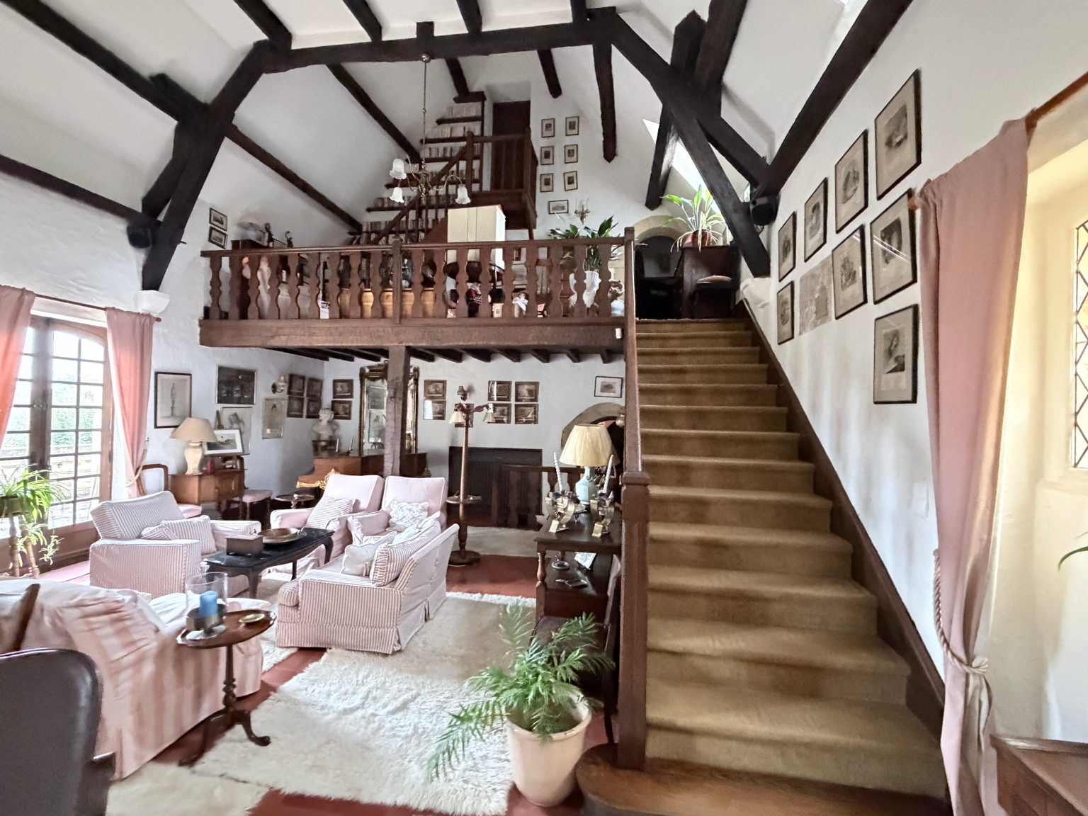 house 19 Rooms for sale on SARLAT LA CANEDA (24200)