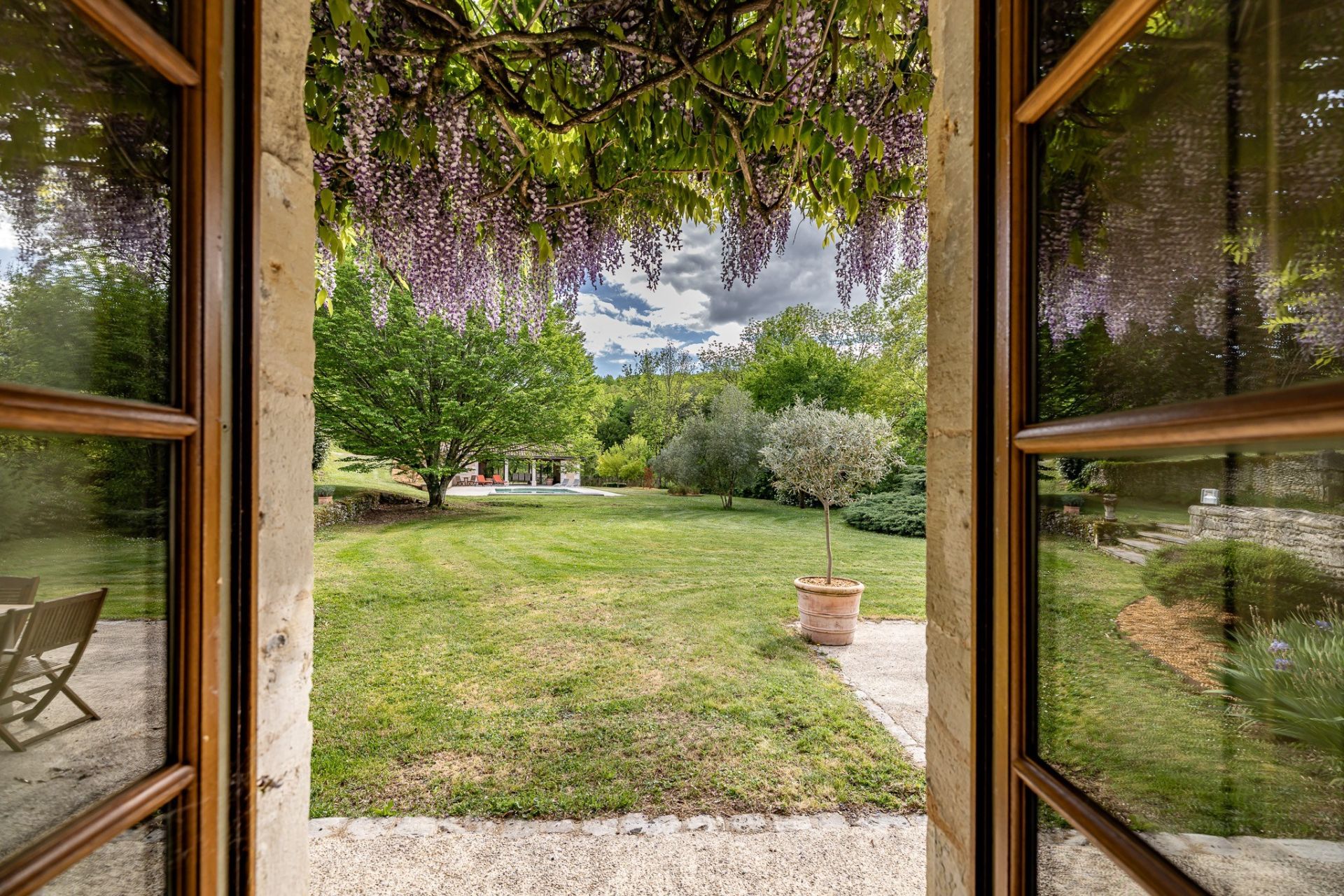 house 15 Rooms for sale on PERIGUEUX (24000)