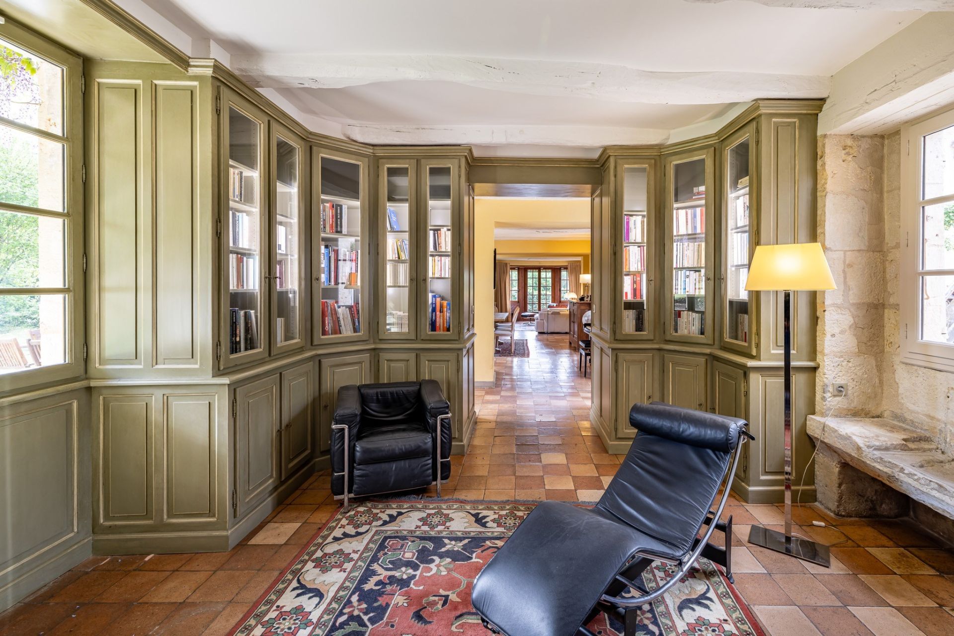 house 15 Rooms for sale on PERIGUEUX (24000)