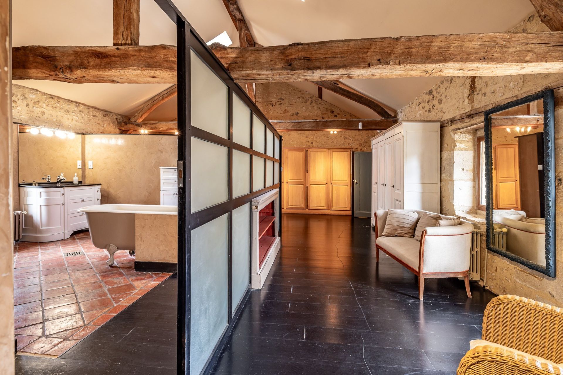 house 15 Rooms for sale on PERIGUEUX (24000)