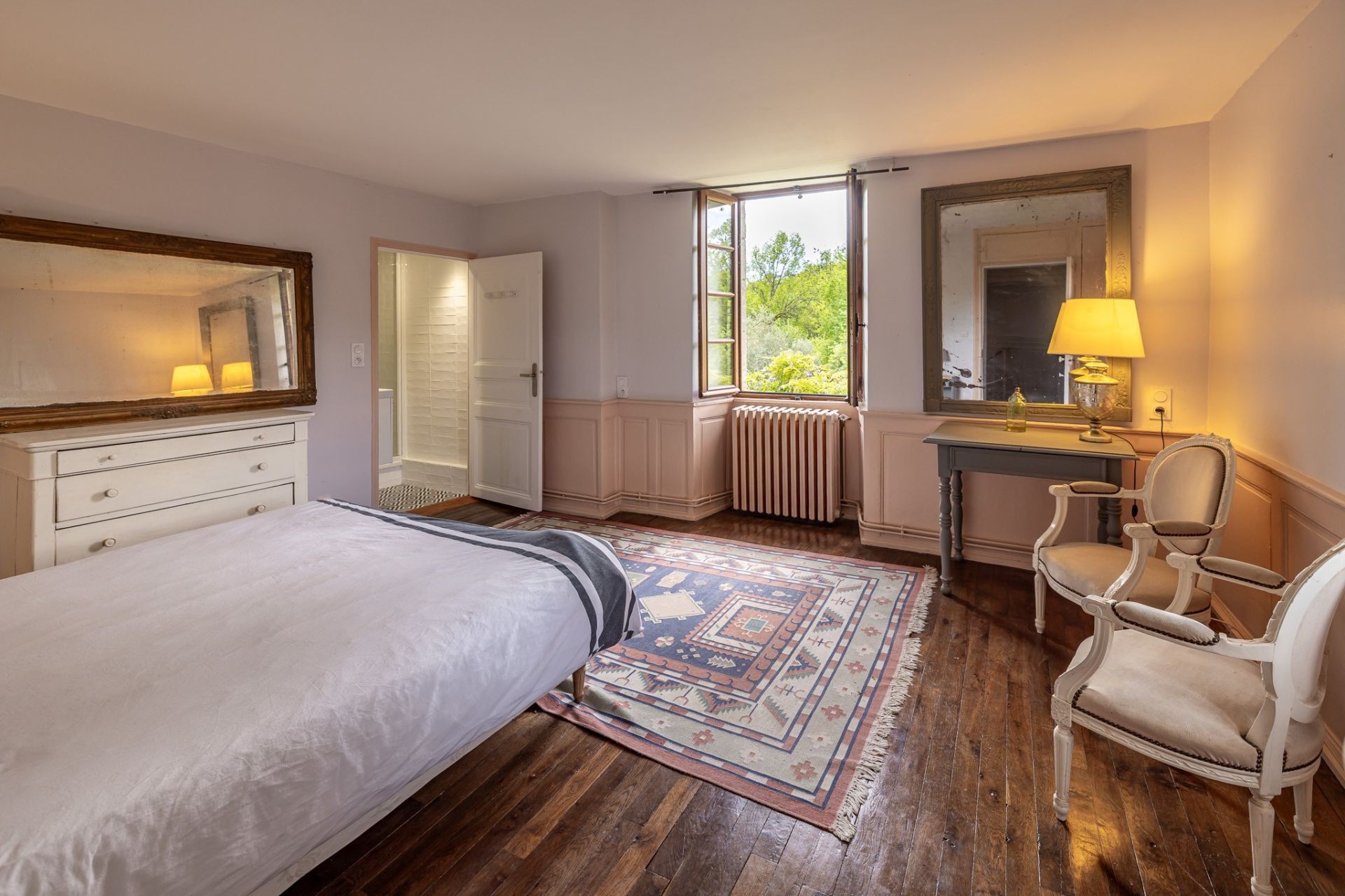 house 15 Rooms for sale on PERIGUEUX (24000)