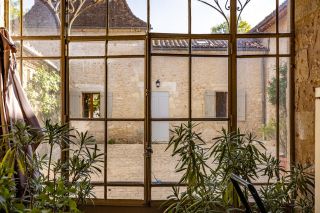 house 15 Rooms for sale on PERIGUEUX (24000)