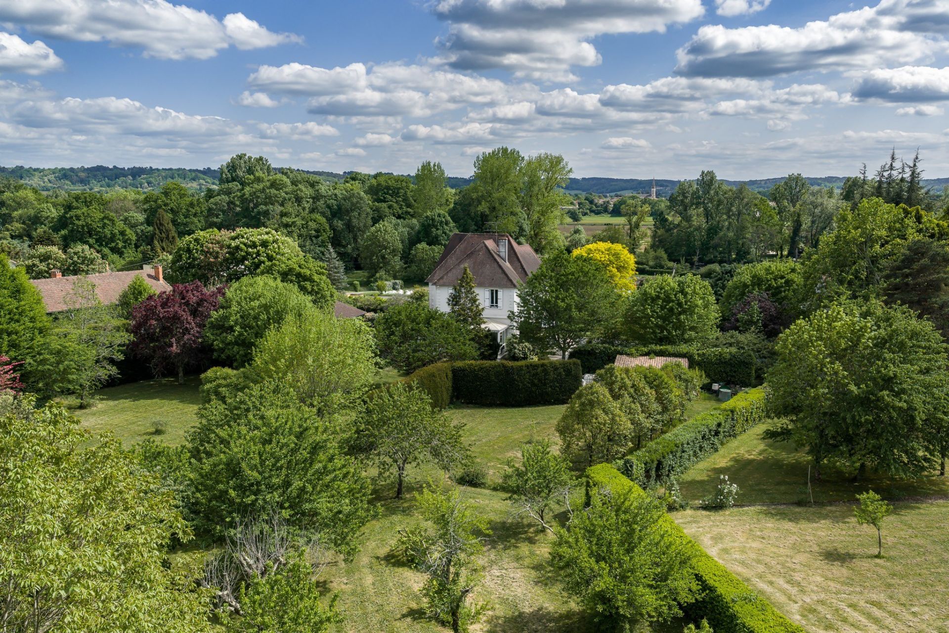 maison 8 Pièces en vente sur NEUVIC (24190)