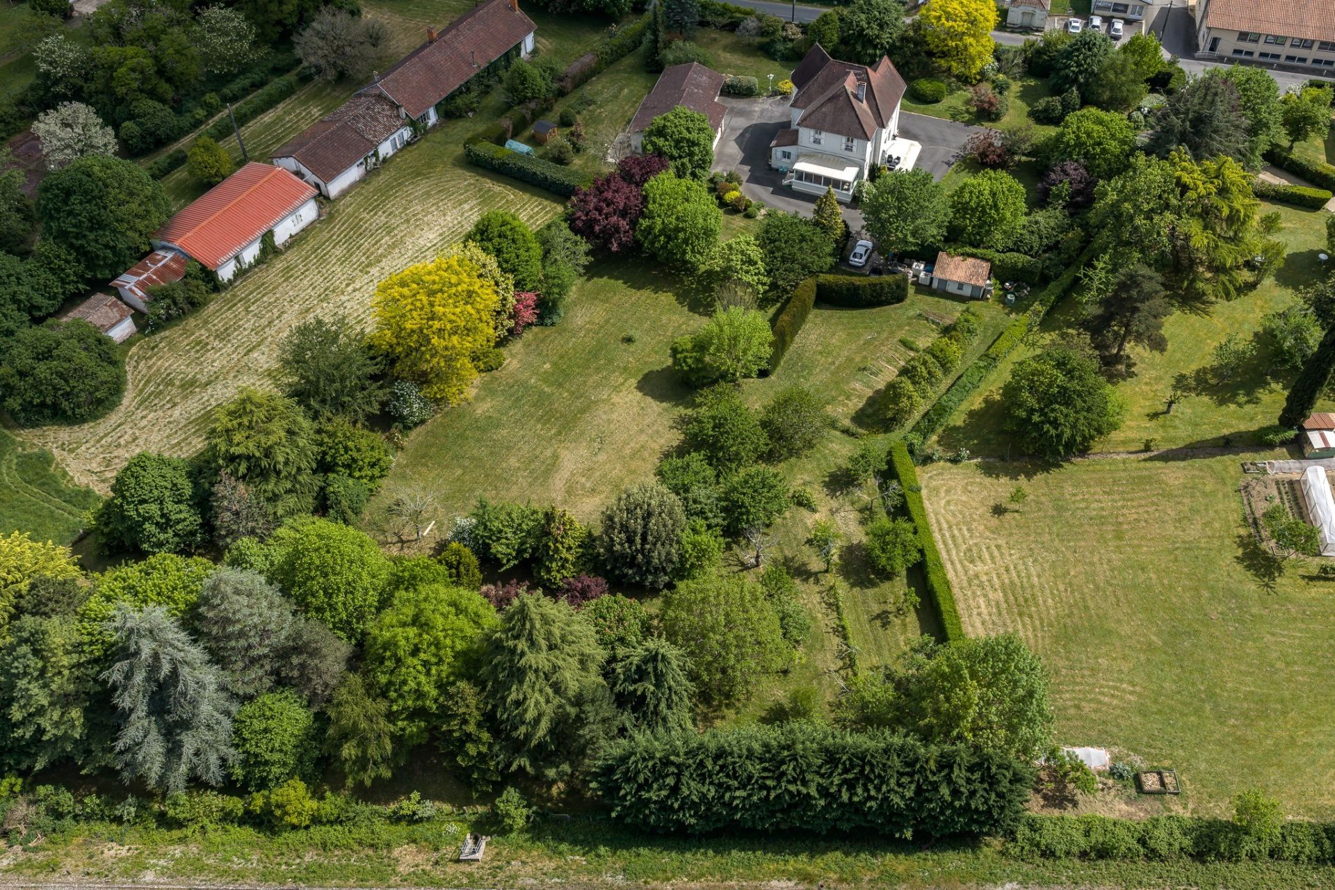 maison 8 Pièces en vente sur NEUVIC (24190)