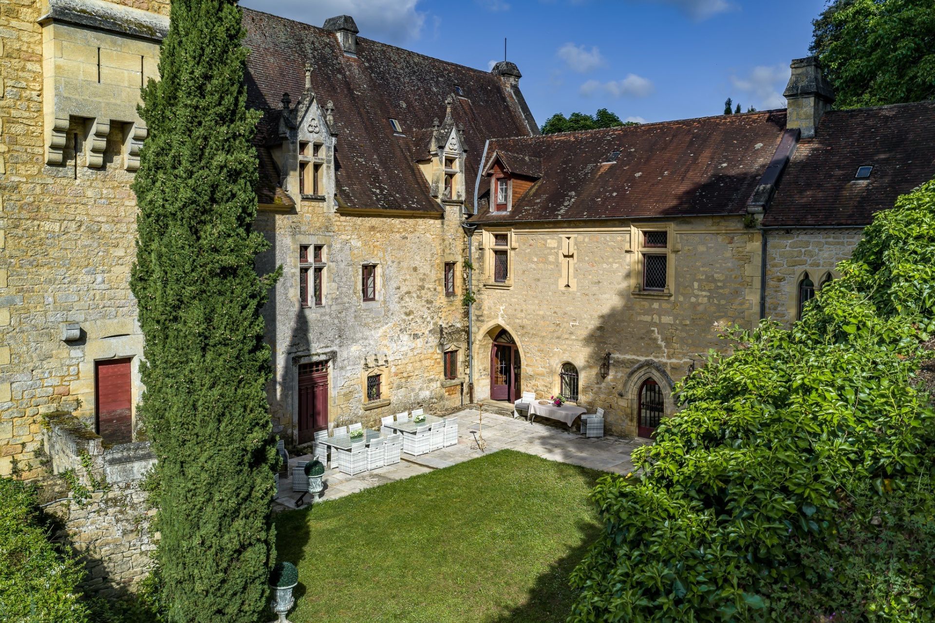 château 32 Pièces en vente sur SARLAT LA CANEDA (24200)