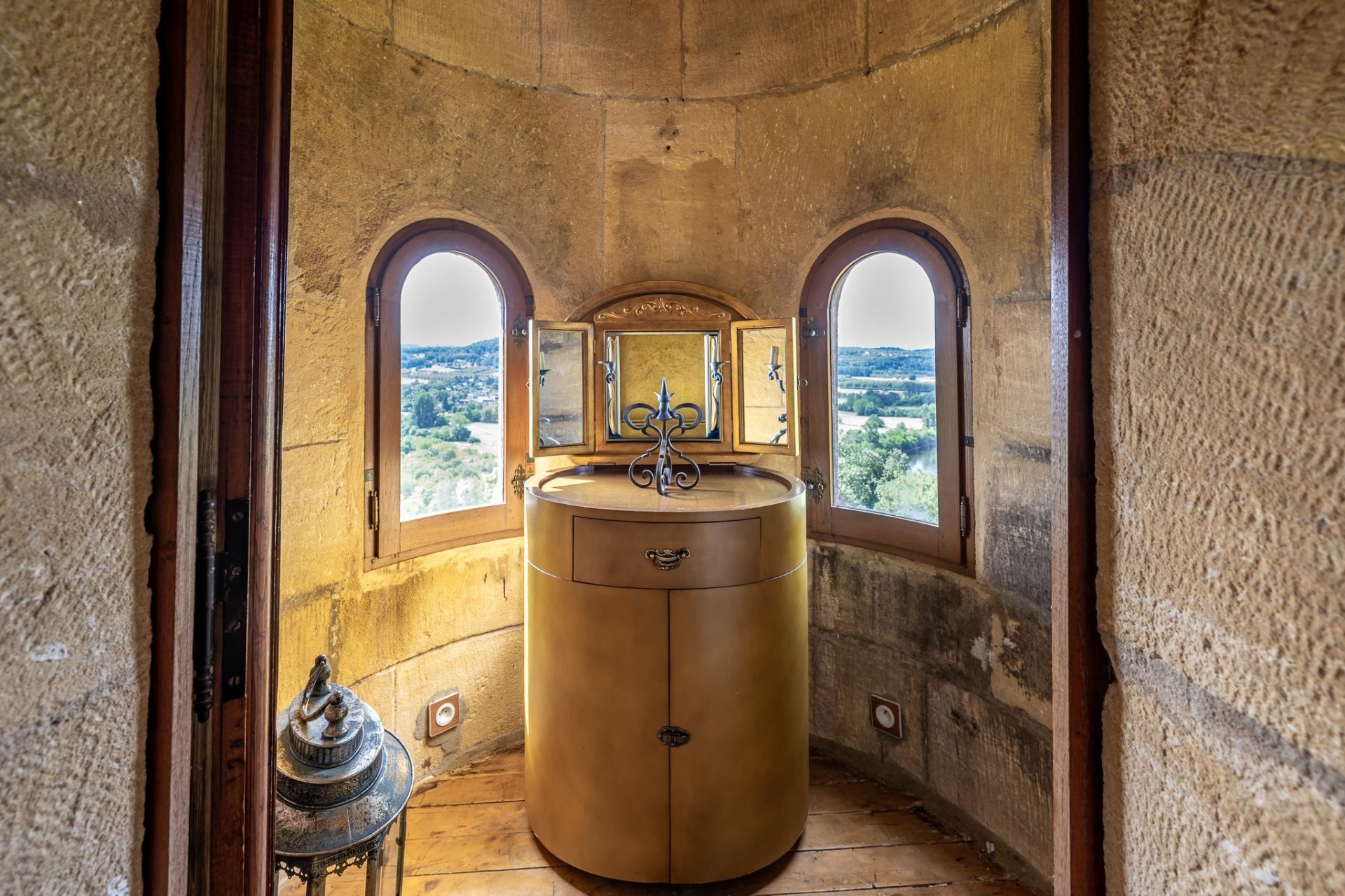 château 32 Pièces en vente sur SARLAT LA CANEDA (24200)