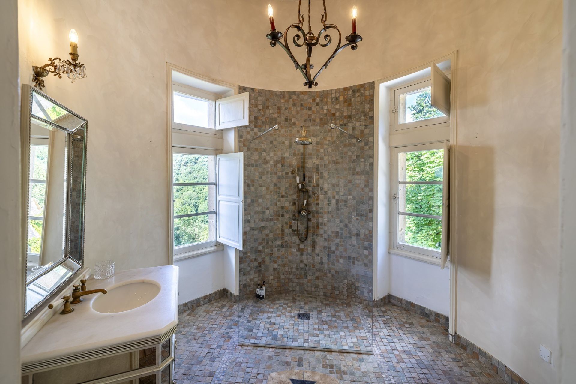 château 32 Pièces en vente sur SARLAT LA CANEDA (24200)