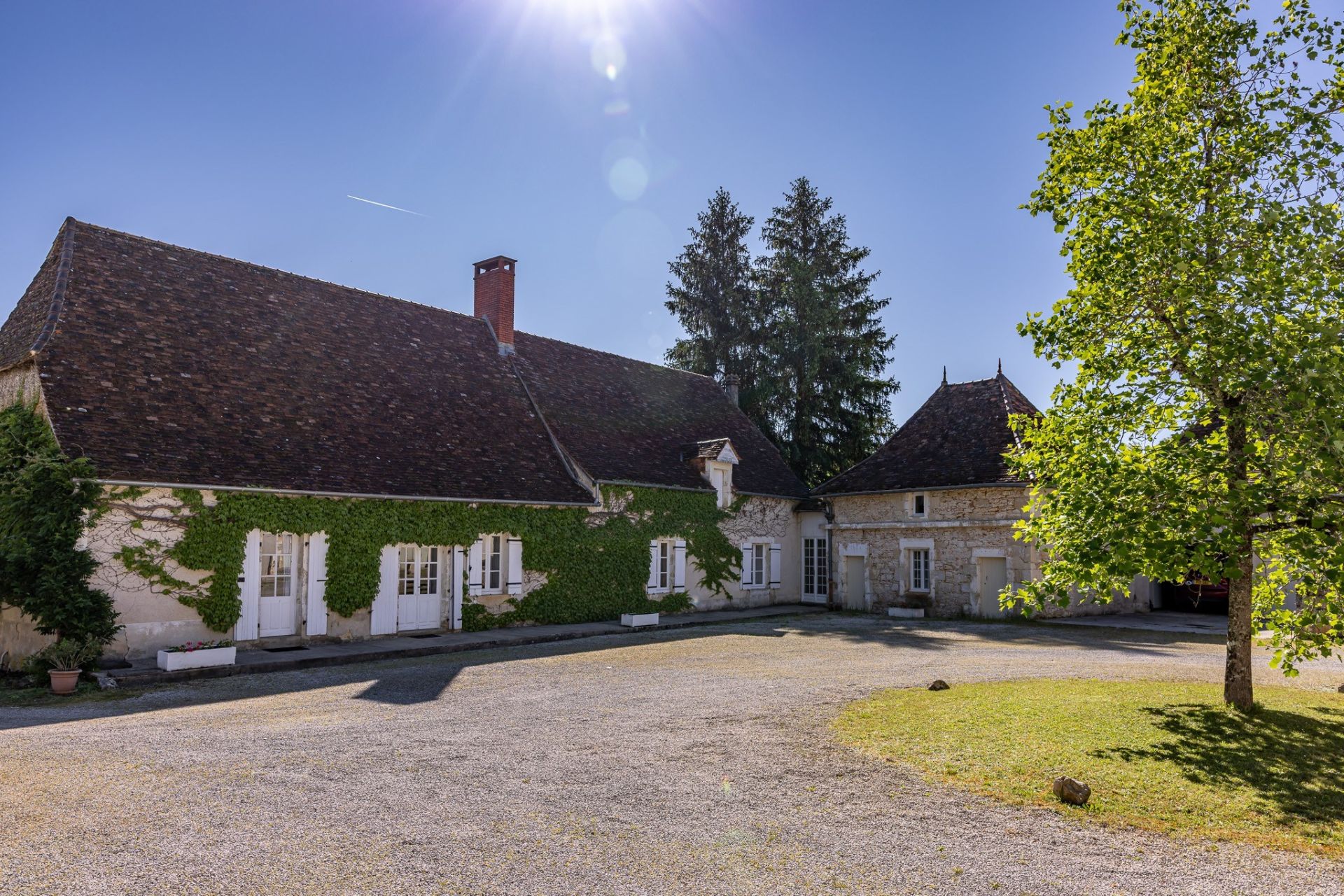 house 21 Rooms for sale on EXCIDEUIL (24160)
